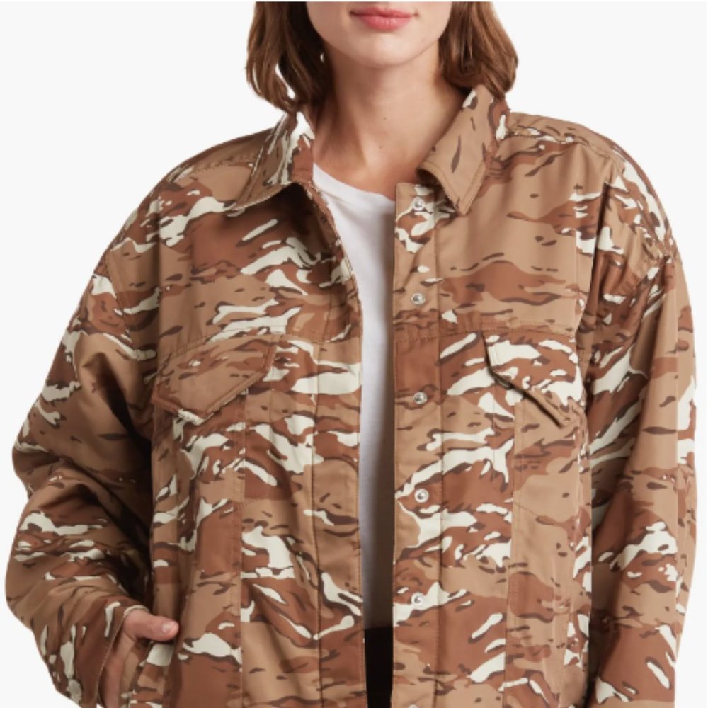 15. GOOD AMERICAN, Trucker Camo Puffer, Desert 001